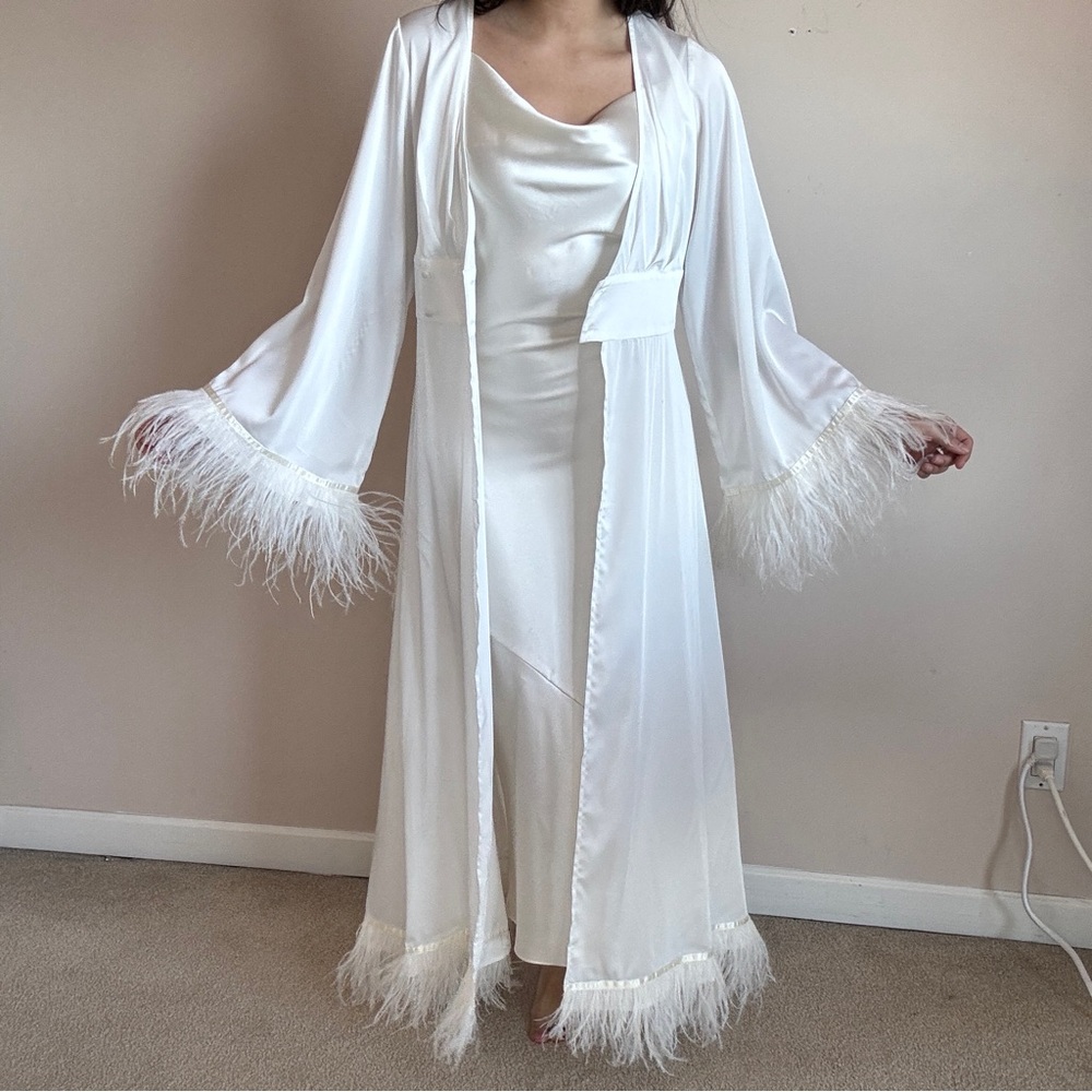 Luxurious White Feather Trim Robe